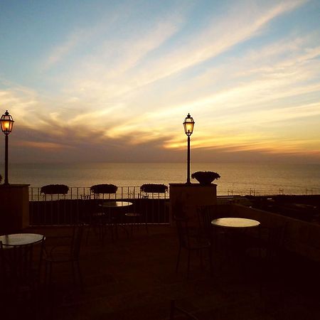 Hotel Ristorante Le Clarisse 아망테 외부 사진
