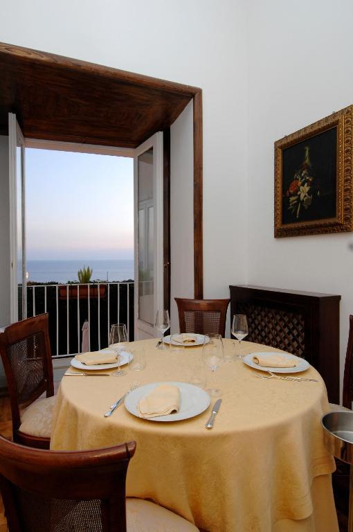 Hotel Ristorante Le Clarisse 아망테 외부 사진